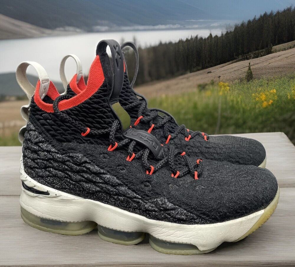 LeBron Nike NBA Basketball HiTop Shoes Black Crimson Boys 6 Fast Ship